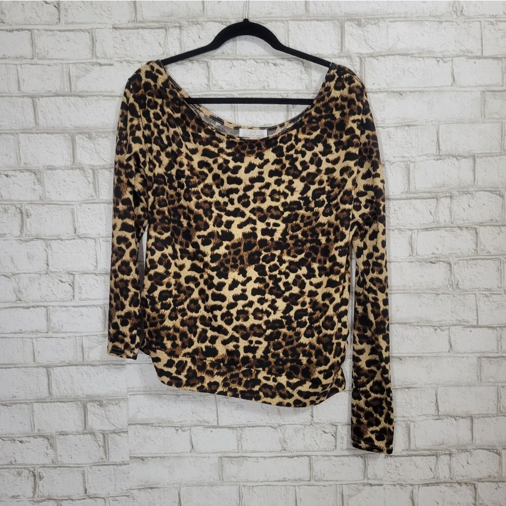 NWT‎ Baileys Blossoms leopard print top